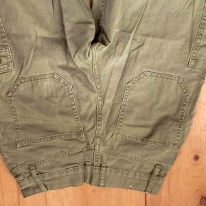Green High-rise cargo pants